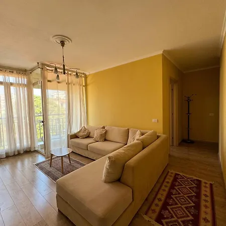 Sunlight At Pazari I Ri * 地拉那