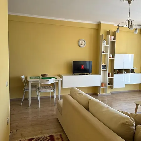 Sunlight At Pazari I Ri *